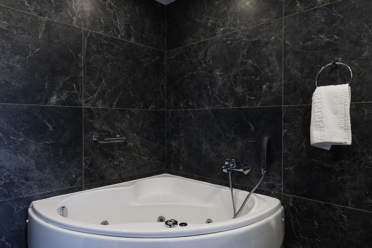 Bathroom 5, Hotel Thissio, Attica