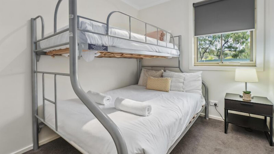 Bedroom 3, Tasman Holiday Parks - Merool on the Murray, Murray