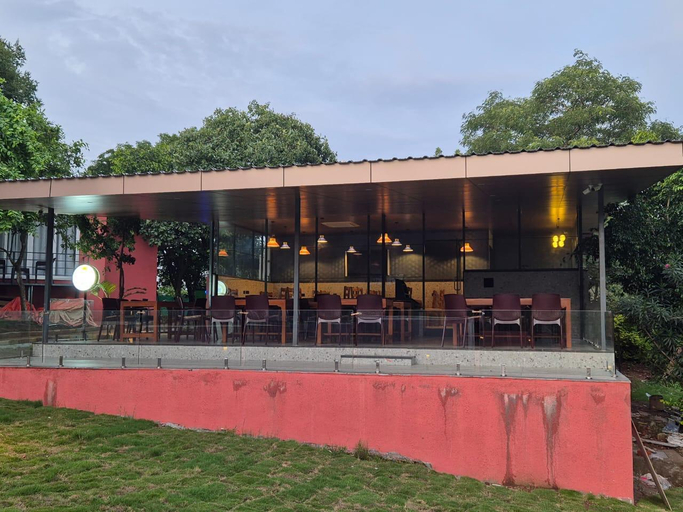 Food & Drinks 2, Citrus Prime Hill Queen Resort, Hoshangabad
