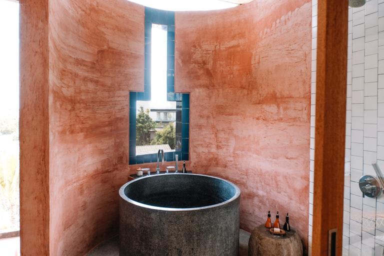 Bathroom 18