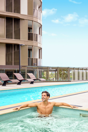 Sport & Beauty 3, Meriton Suites George Street, Parramatta, Sydney
