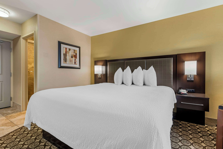 Bedroom 3, Best Western Plus InnTowner Madison, Dane