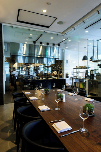 Food & Drinks 5, The Envoy Hotel, Autograph Collection, Boston