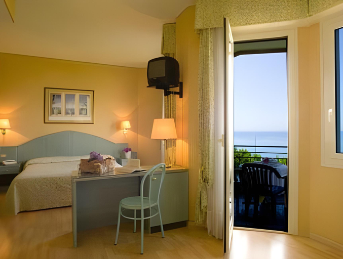 Bedroom 16