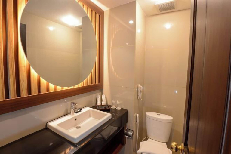 Bathroom 12