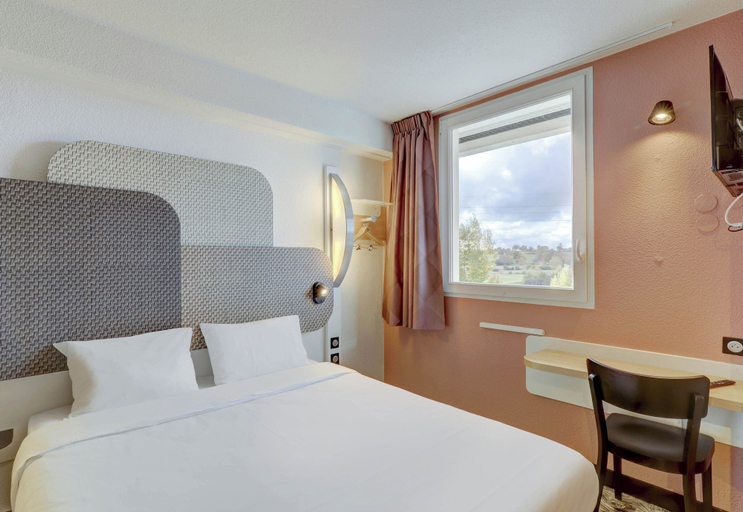 Bedroom 2, B&B HOTEL Montluçon Saint-Victor, Allier