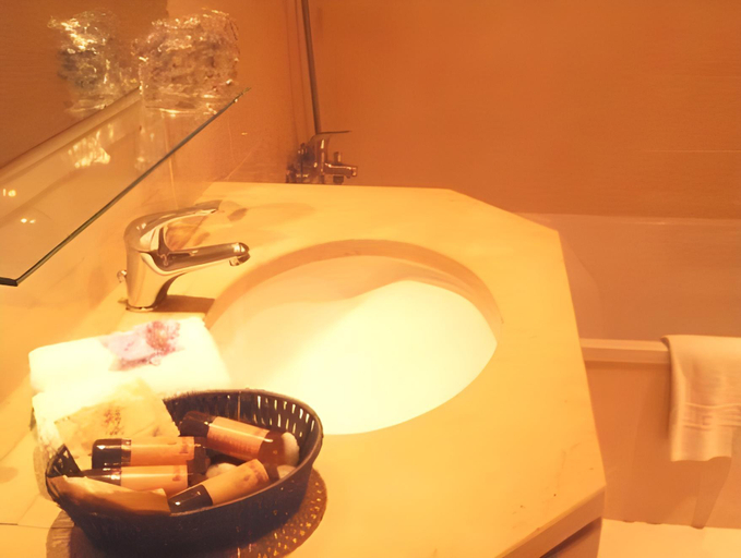 Bathroom 10