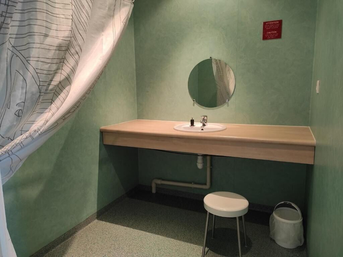 Bathroom, Auberge de Jeunesse HI Cherbourg, Manche