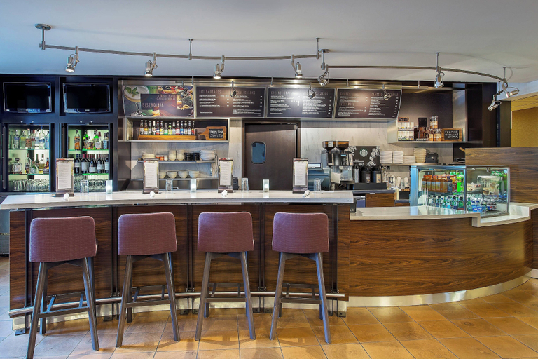 Food & Drinks 5, Courtyard by Marriott Knoxville Cedar Bluff, Knox