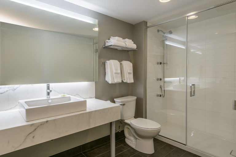 Bathroom 4, Rodd Miramichi, Northumberland