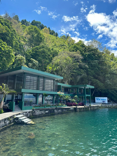 Exterior 9