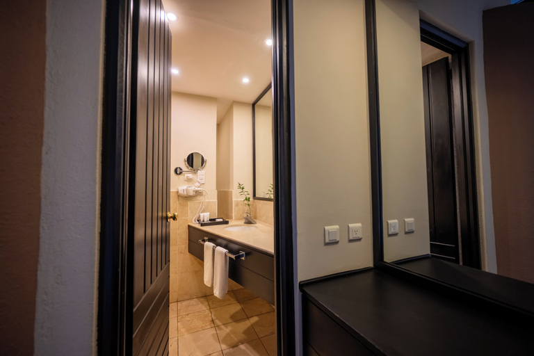 Bathroom 5, Hodelpa Nicolas de Ovando, Distrito Nacional