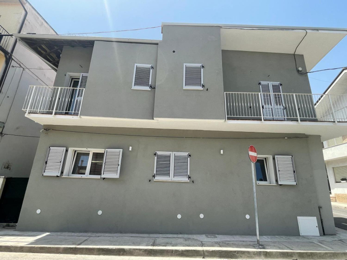 Others 2, Guest House Da Roby, Fermo