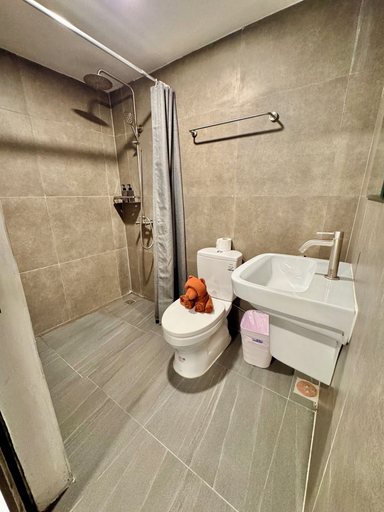Bathroom 12