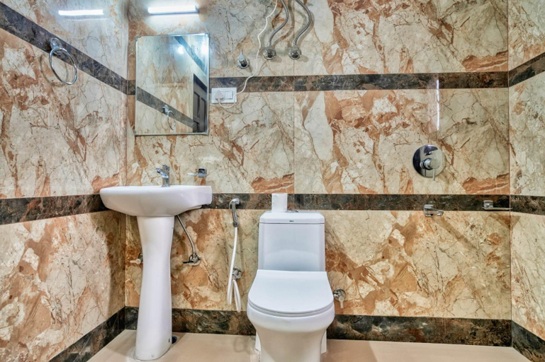 Bathroom, Alpine Regency Shimla, Shimla