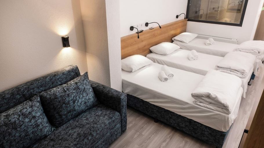 Bedroom 4, Blue Topas Otel, Burhaniye