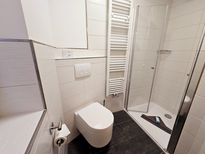 Bathroom 4, Parkhotel Senftenberg, Oberspreewald-Lausitz