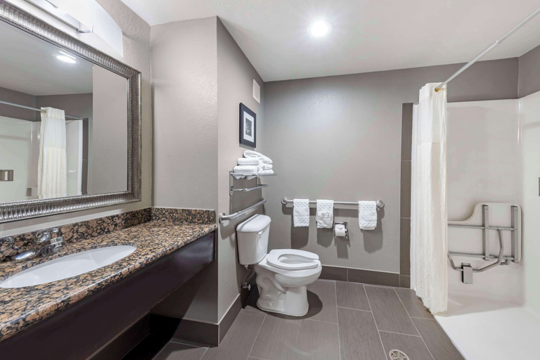 Bathroom 5, Best Western Plus Midwest City Inn & Suites, Oklahoma