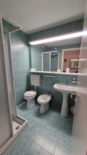 Bathroom, Hotel Saisera, Udine
