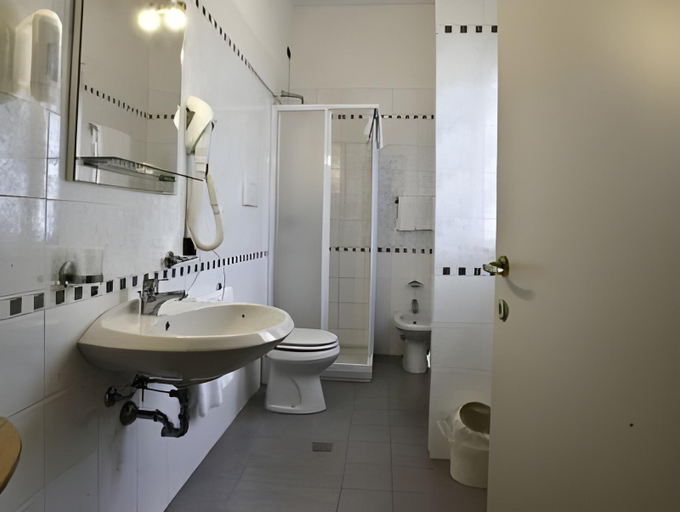 Bathroom 5