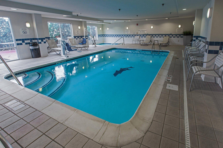 Sport & Beauty, Fairfield by Marriott Inn & Suites Toledo North, Lucas