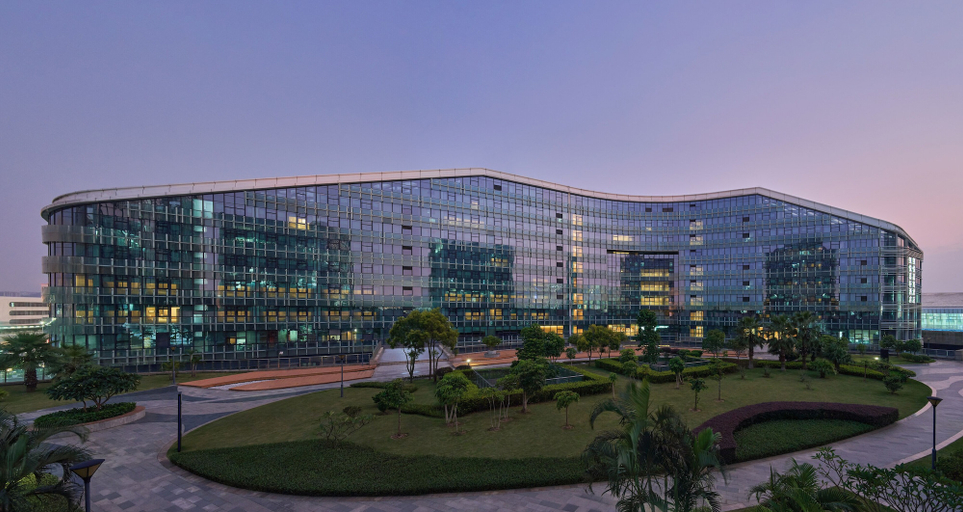 Exterior & Views 29