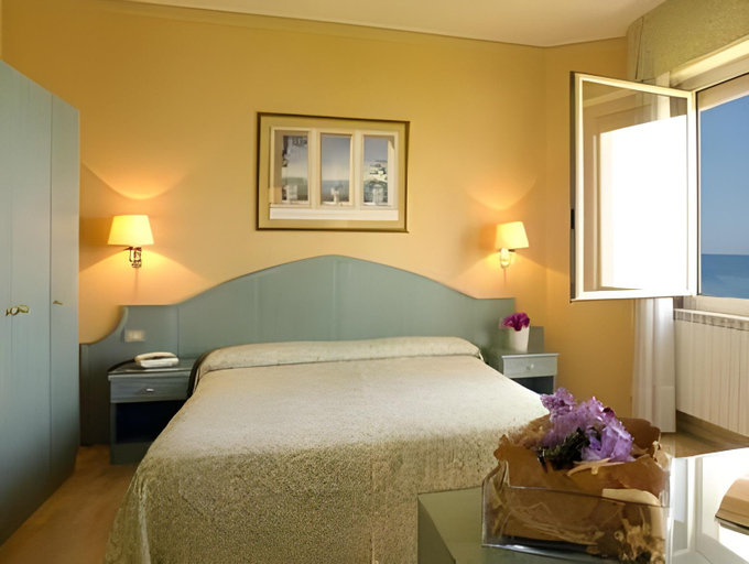 Bedroom 16