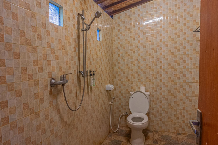 Bathroom 5, Rijet Villa Beach & Restaurant, Klungkung