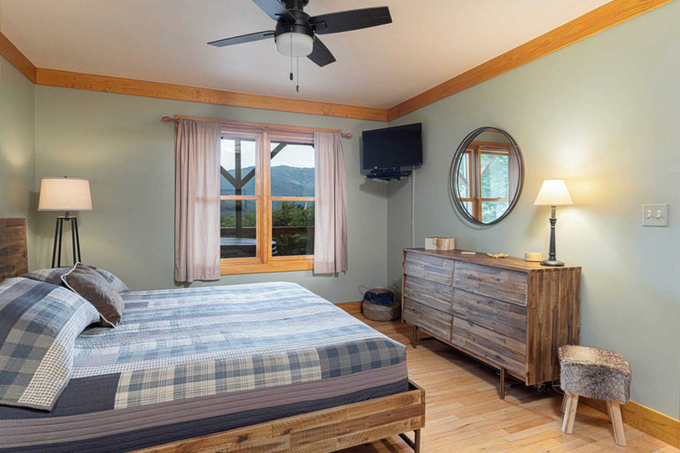 Bedroom 4, Among the Clouds by Avantstay Views + Hot Tub, Buncombe