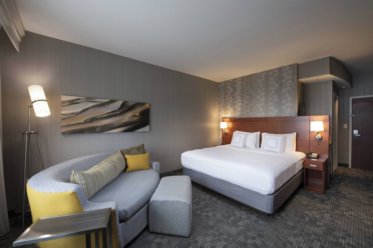Bedroom 3, Courtyard by Marriott Atlanta McDonough, Henry