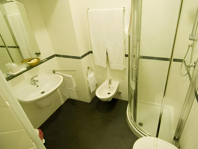 Bathroom 21