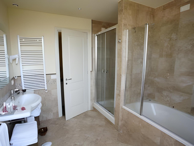 Bathroom 3