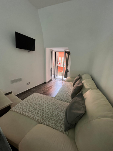 Bedroom 2, Arco dei Borboni, Napoli