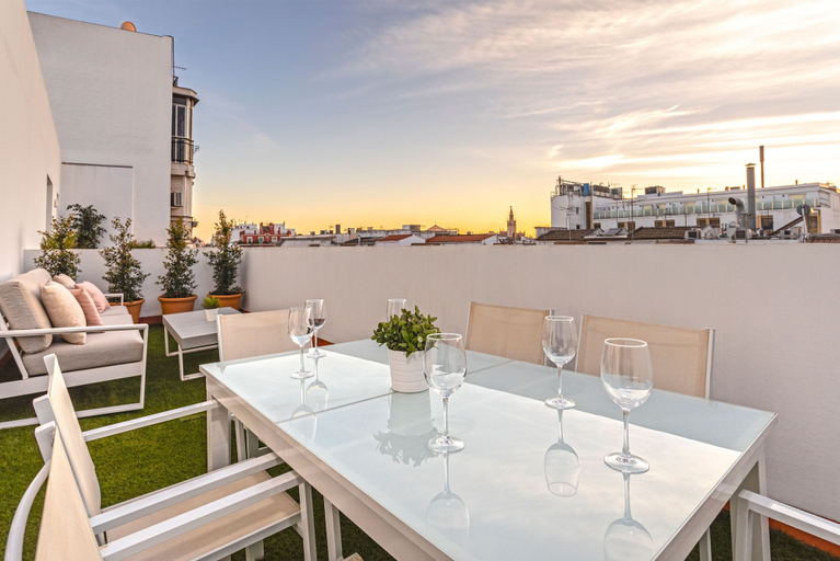 Food & Drinks, Genteel Home Recaredo, Sevilla