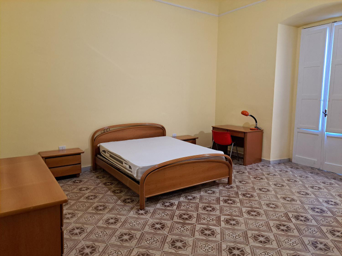 Bedroom 3, Araba fenice, Taranto