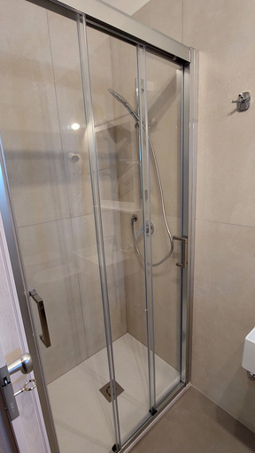 Bathroom 5, Albergo Hotel Primavera, Ancona