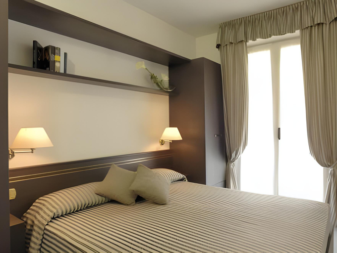 Bedroom 12