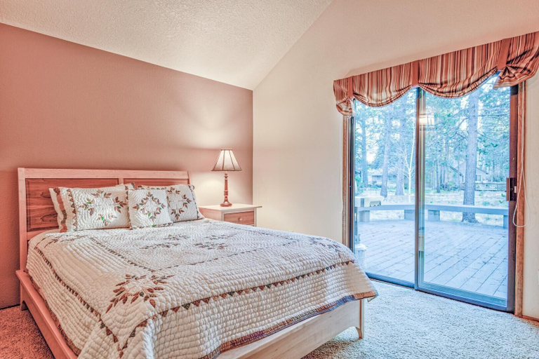 Bedroom 3, Towhee Lane 5, Deschutes