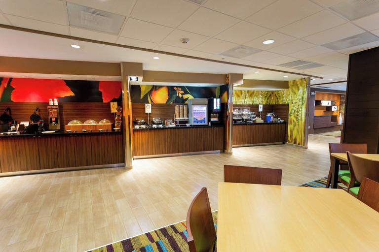 Food & Drinks 5, Fairfield Inn & Suites by Marriott Bay City, Matagorda