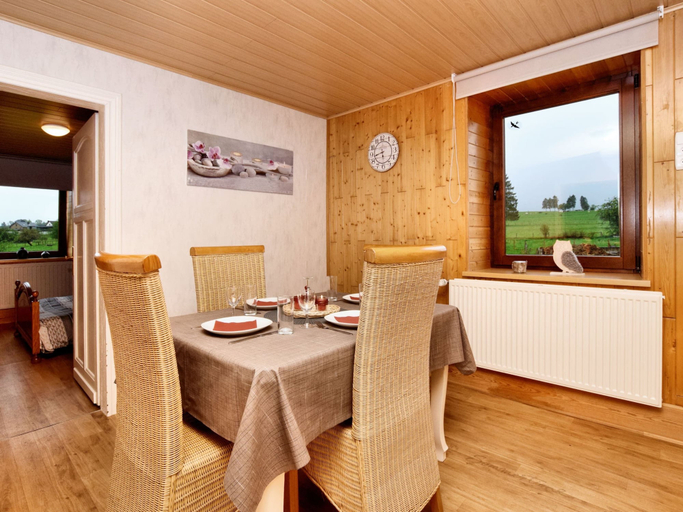 Others 5, Cosy Apartment in Born with Terrace and Garden, Liège