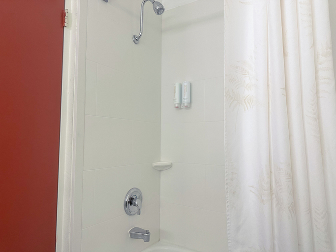Bathroom 5, Quality Inn & Suites Fort Collins East, Larimer