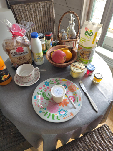 Food & Drinks, Rosemary Cottage, Yonne