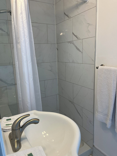 Bathroom 5, East Court Motel, Lambton