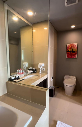 Bathroom 10