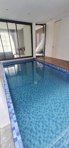 Swimming Pool 7