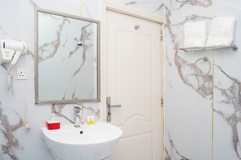 Bathroom 4, Palette Muscat Al Bayrahaa, Barka