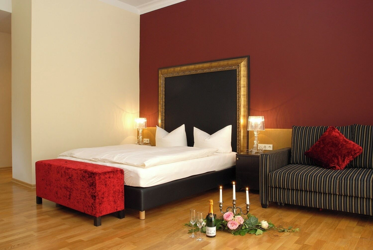 Bedroom 3, Klostergasthof Raitenhaslach, Altötting