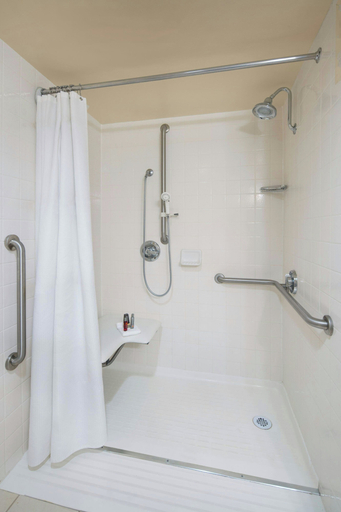 Bathroom 28