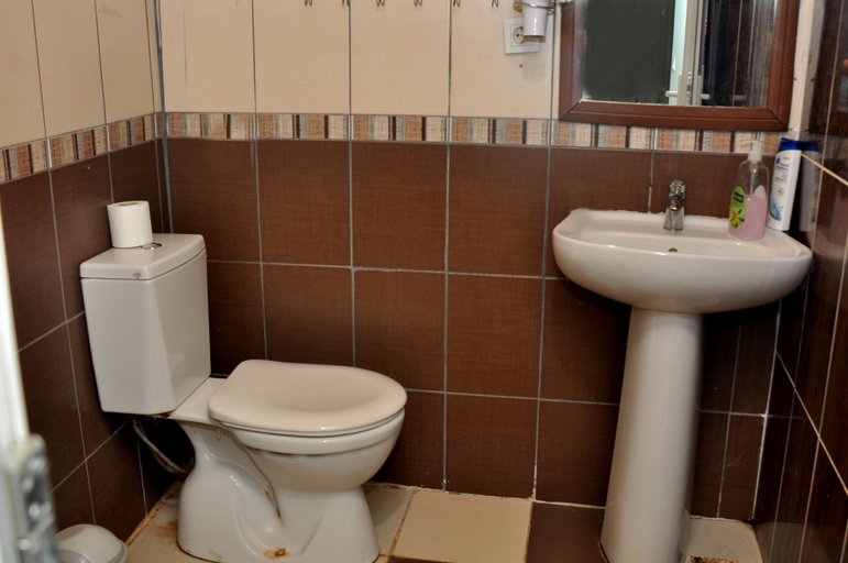 Bathroom 5, Gvar Apart Hotel, Antalya