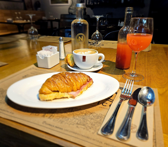 Food & Drinks 5, RQ Santa Magdalena, Santiago
